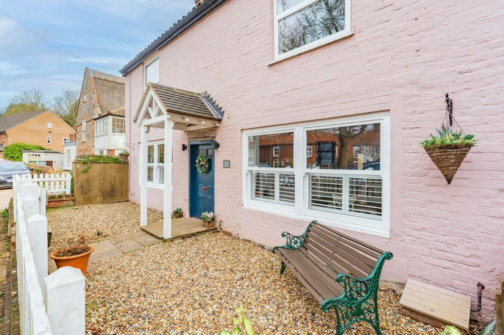 3 bed Cottage for rent in Coltishall. From Minors & Brady - Wroxham 3 bed Cottage for rent in Coltishall. From Minors & Brady - Wroxham