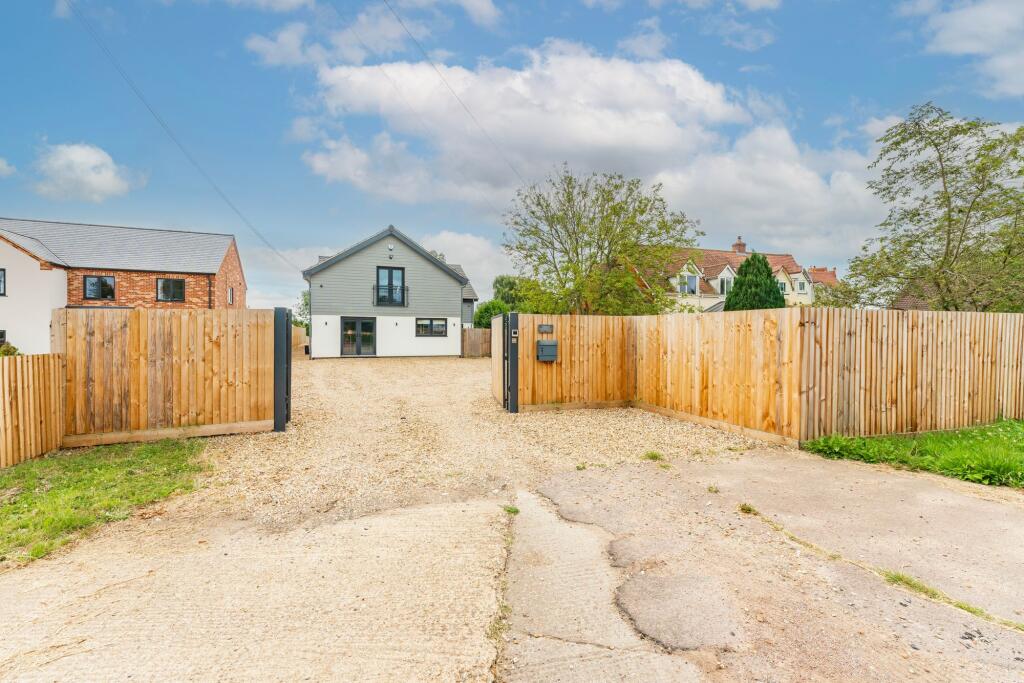 5 bed Detached for rent in Hingham. From Minors & Brady - Wroxham 5 bed Detached for rent in Hingham. From Minors & Brady - Wroxham