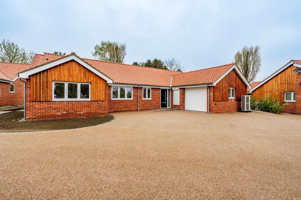 4 bed Detached bungalow for rent in Trunch. From Minors & Brady - Wroxham