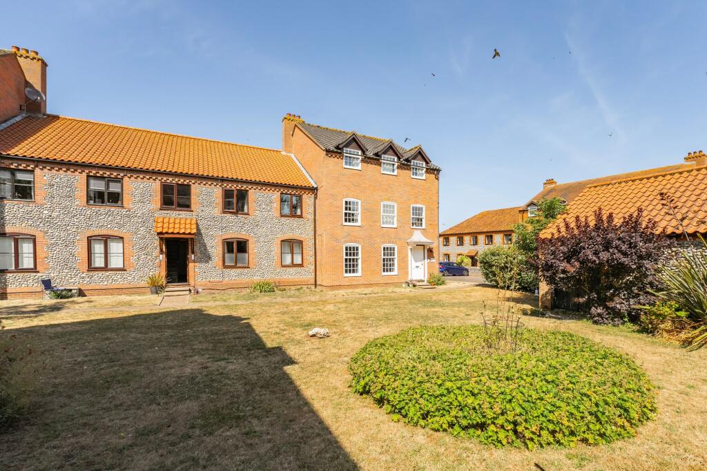 2 bed 1st Floor Flat for rent in West Runton. From Minors & Brady - Wroxham
