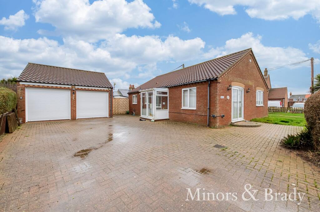 3 bed Detached bungalow for rent in Walcott. From Minors & Brady - Wroxham 3 bed Detached bungalow for rent in Walcott. From Minors & Brady - Wroxham