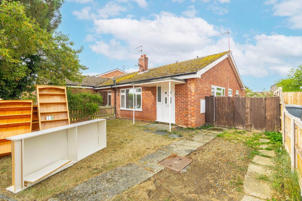 3 bed Semi-detached bungalow for rent in Aylsham. From Minors & Brady - Wroxham 3 bed Semi-detached bungalow for rent in Aylsham. From Minors & Brady - Wroxham