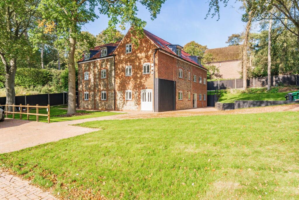 2 bed 1st Floor Flat for rent in Cromer. From Minors & Brady - Wroxham