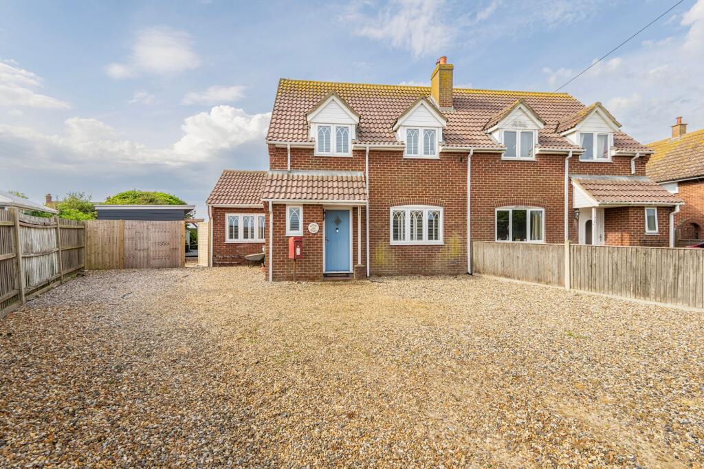 4 bed Semi Detached for rent in Bacton. From Minors & Brady - Wroxham 4 bed Semi Detached for rent in Bacton. From Minors & Brady - Wroxham