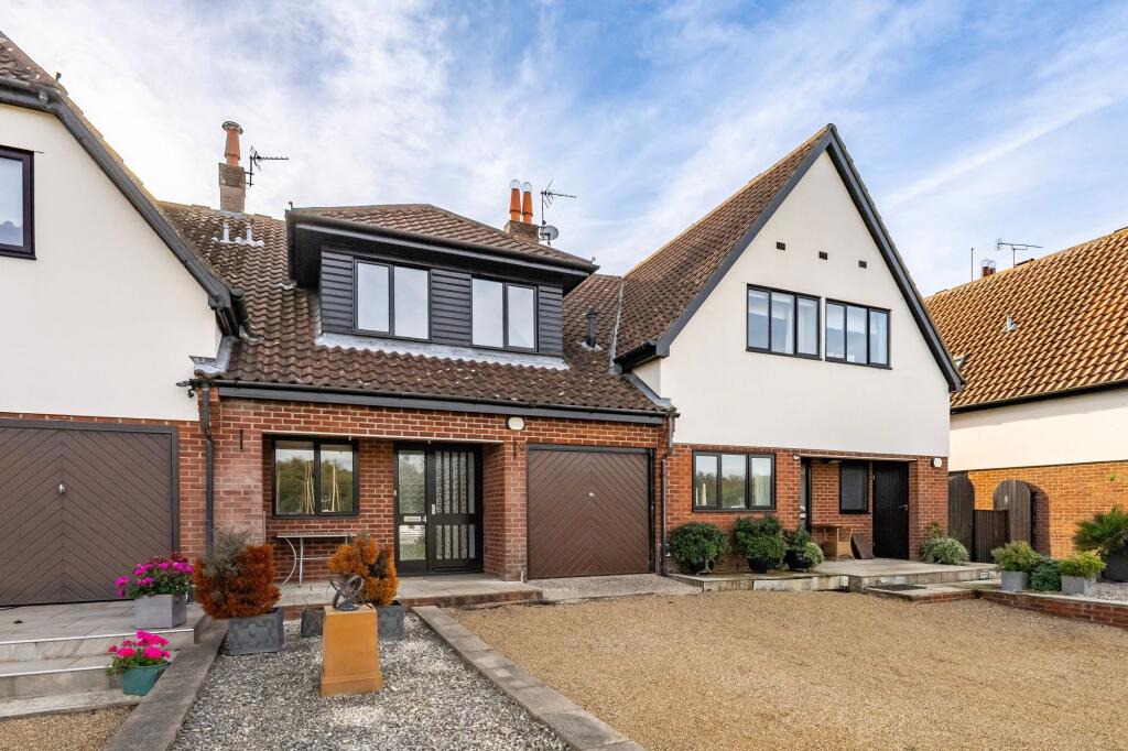 4 bed Mid Terraced House for rent in Horning. From Minors & Brady - Wroxham 4 bed Mid Terraced House for rent in Horning. From Minors & Brady - Wroxham