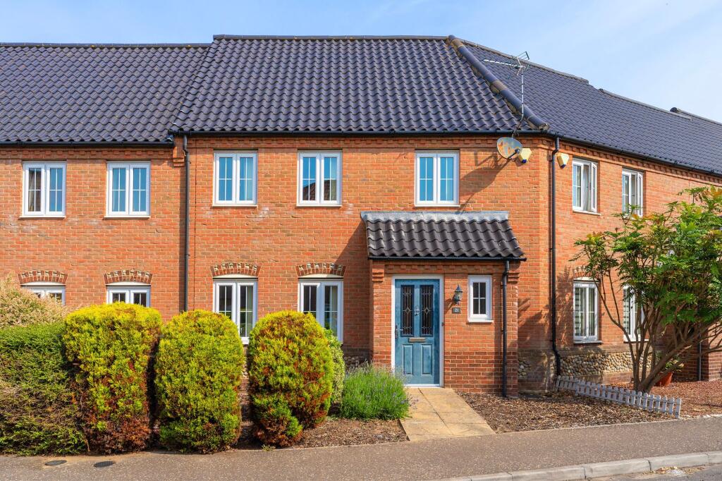 3 bed Mid Terraced House for rent in Hemsby. From Minors & Brady - Wroxham 3 bed Mid Terraced House for rent in Hemsby. From Minors & Brady - Wroxham