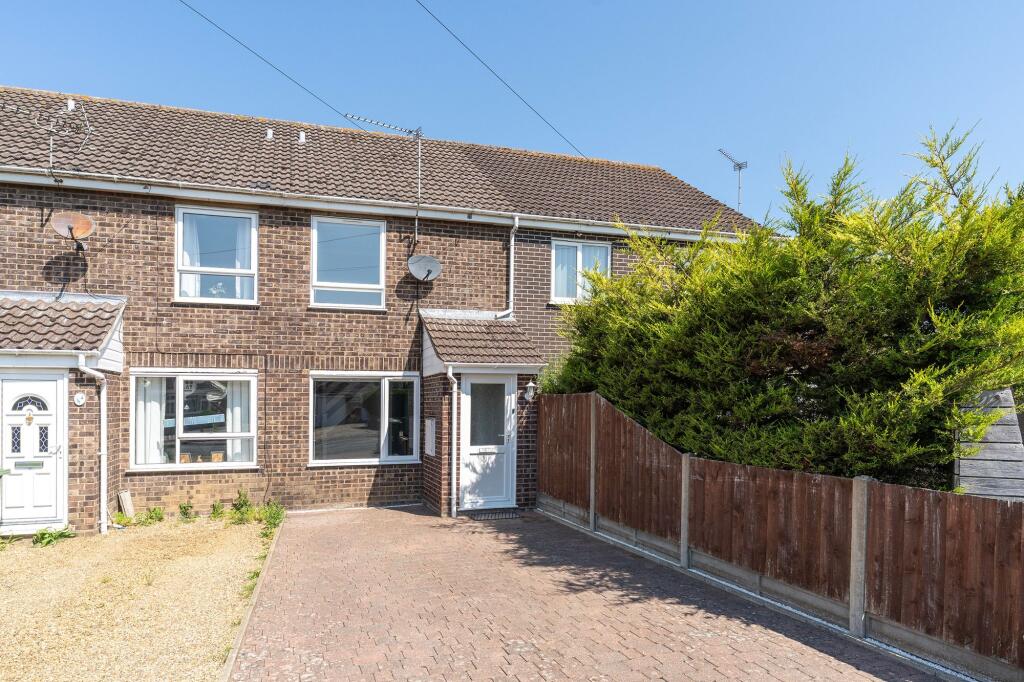 2 bed Mid Terraced House for rent in Sutton. From Minors & Brady - Wroxham
