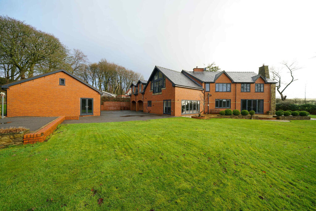 6 bed Detached for rent in Chapeltown. From William Thomas Estate Agency - Bolton