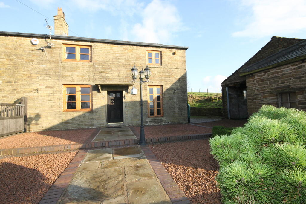 3 bed Semi Detached for rent in Edgworth. From William Thomas Estate Agency - Bolton 3 bed Semi Detached for rent in Edgworth. From William Thomas Estate Agency - Bolton