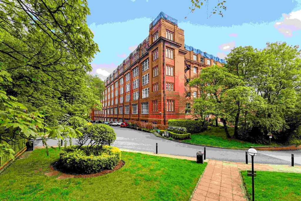 2 bed Apartment for rent in Horrocks Fold. From William Thomas Estate Agency - Bolton