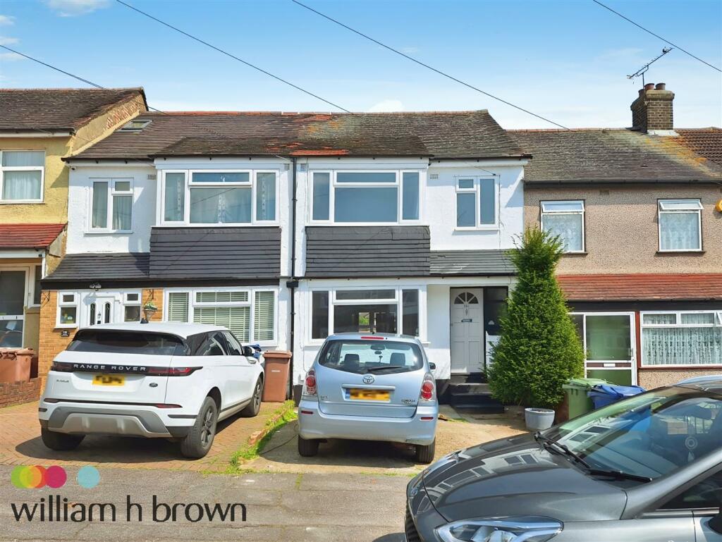 3 bed Detached House for rent in Grays. From William H Brown - Grays