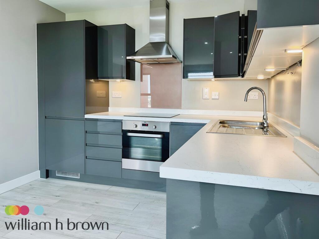 2 bed Apartment for rent in Southend-on-Sea. From William H Brown - Grays