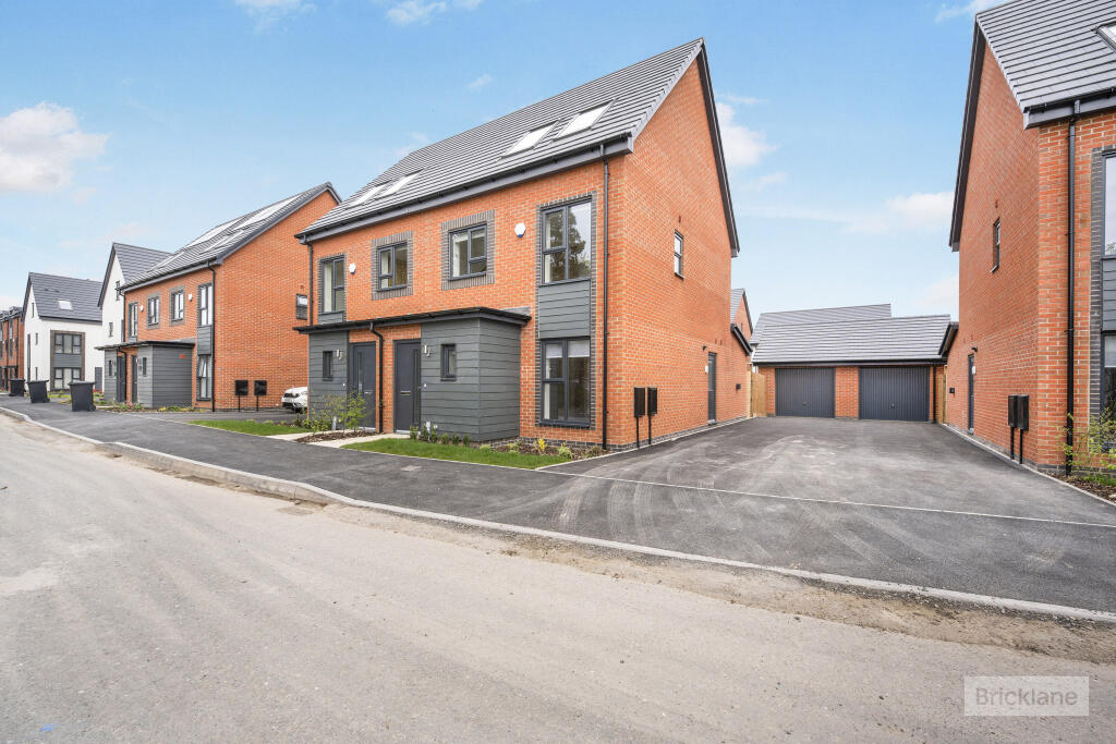 4 bed Detached for rent in Cheswick Green. From Shipways - Shirley