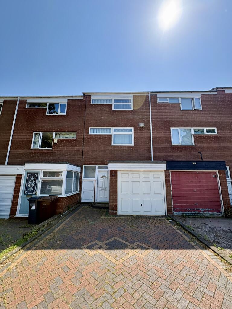4 bed Town House for rent in Water Orton. From Shipways - Shirley 4 bed Town House for rent in Water Orton. From Shipways - Shirley