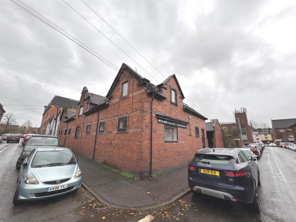 4 bed Not Specified for rent in Leek. From Bury & Hilton - Leek 4 bed Not Specified for rent in Leek. From Bury & Hilton - Leek