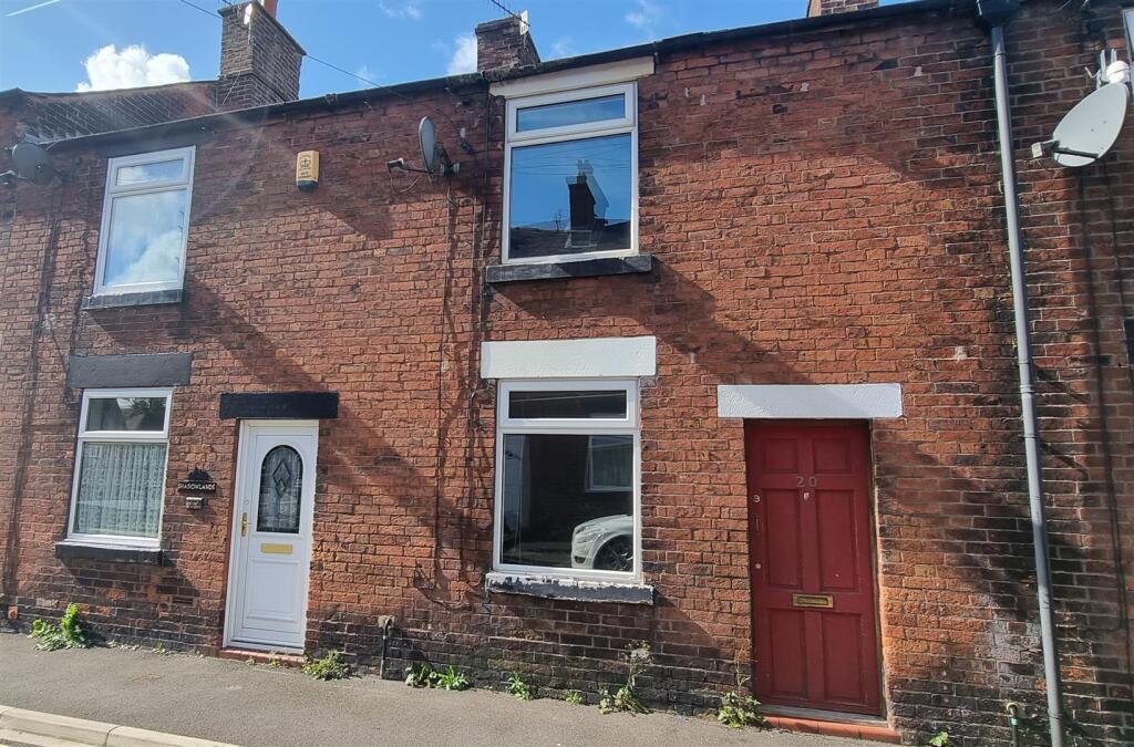 2 bed Mid Terraced House for rent in Leek. From Bury & Hilton - Leek