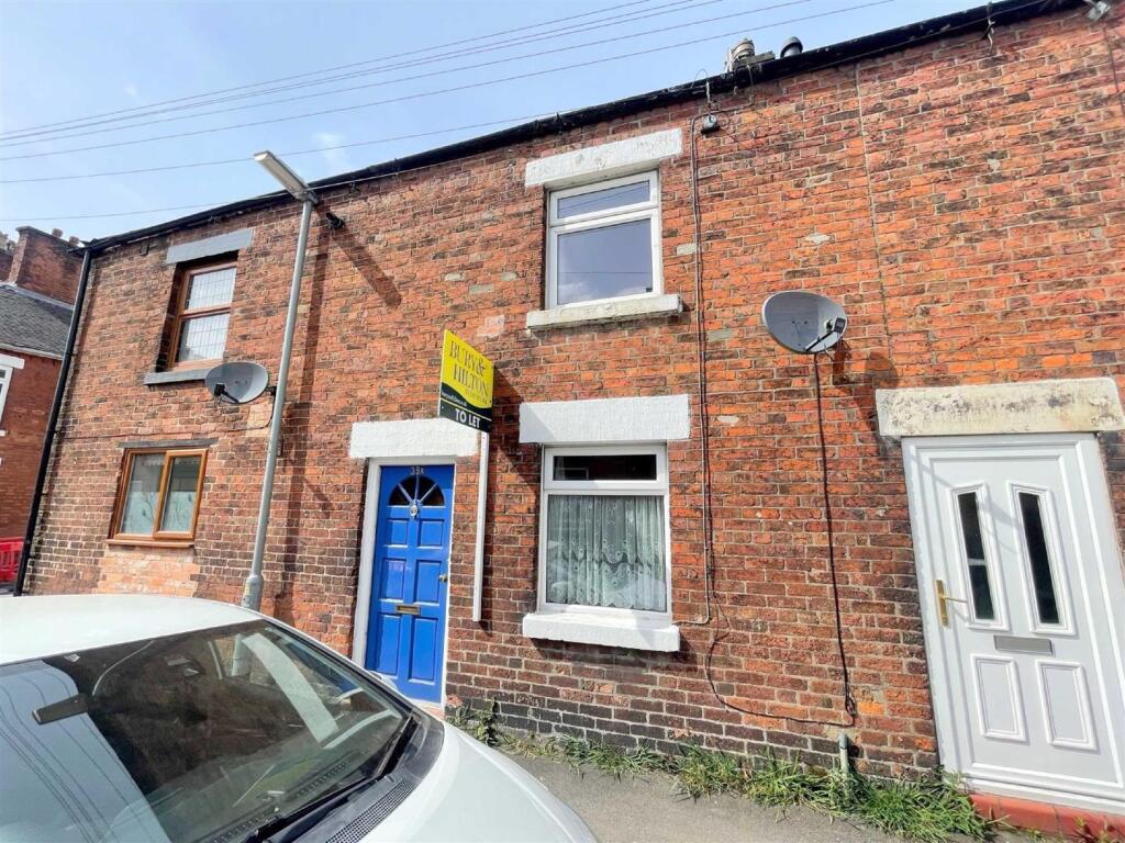 2 bed Mid Terraced House for rent in Leek. From Bury & Hilton - Leek