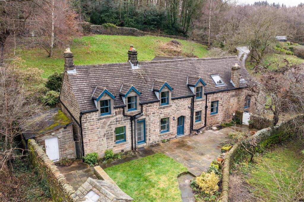 3 bed Detached for rent in . From Bury & Hilton - Leek