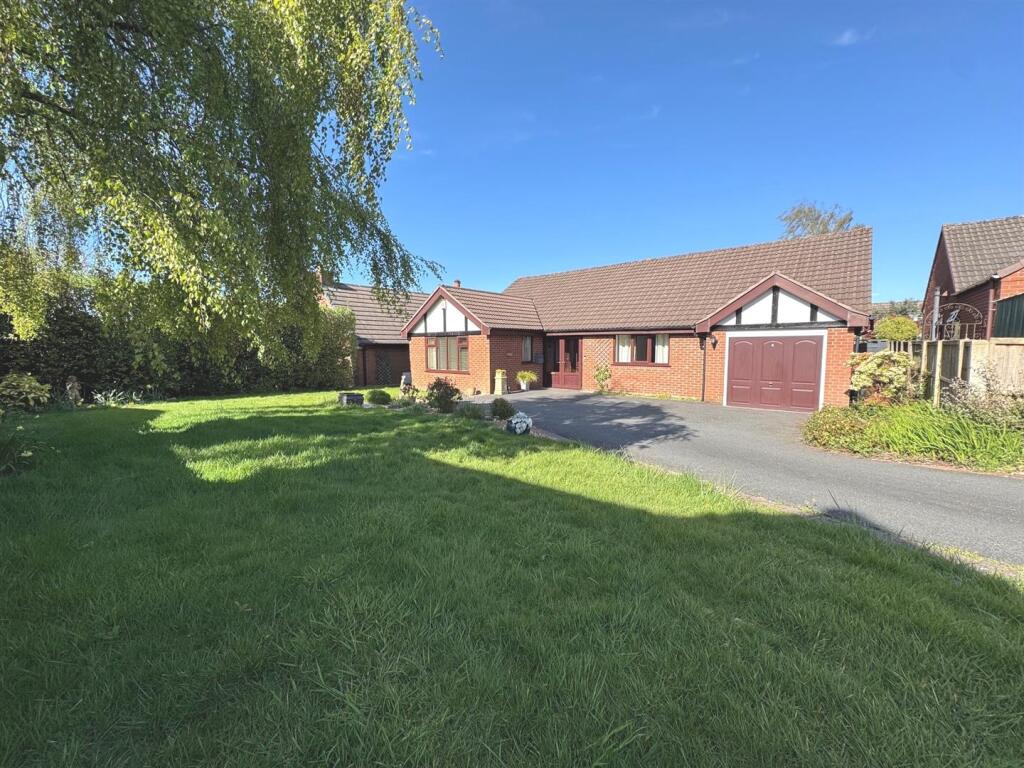 2 bed Bungalow for rent in Leek. From Bury & Hilton - Leek