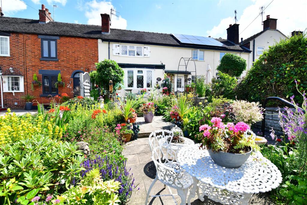 2 bed Cottage for rent in Leek. From Bury & Hilton - Leek 2 bed Cottage for rent in Leek. From Bury & Hilton - Leek