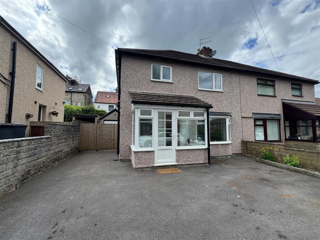 3 bed Semi Detached for rent in Buxton. From Bury & Hilton - Leek