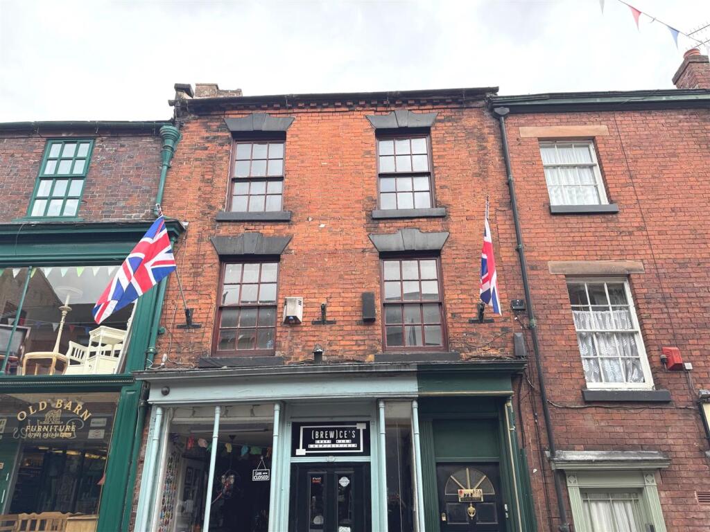 1 bed 1st Floor Flat for rent in Leek. From Bury & Hilton - Leek 1 bed 1st Floor Flat for rent in Leek. From Bury & Hilton - Leek