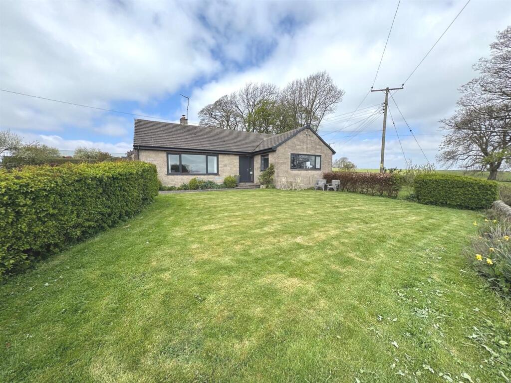 3 bed Bungalow for rent in Buxton. From Bury & Hilton - Leek 3 bed Bungalow for rent in Buxton. From Bury & Hilton - Leek