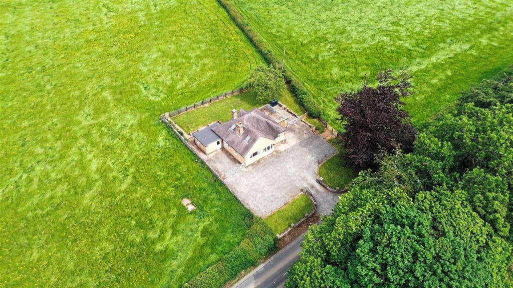 3 bed Bungalow for rent in Ellastone. From Bury & Hilton - Leek 3 bed Bungalow for rent in Ellastone. From Bury & Hilton - Leek