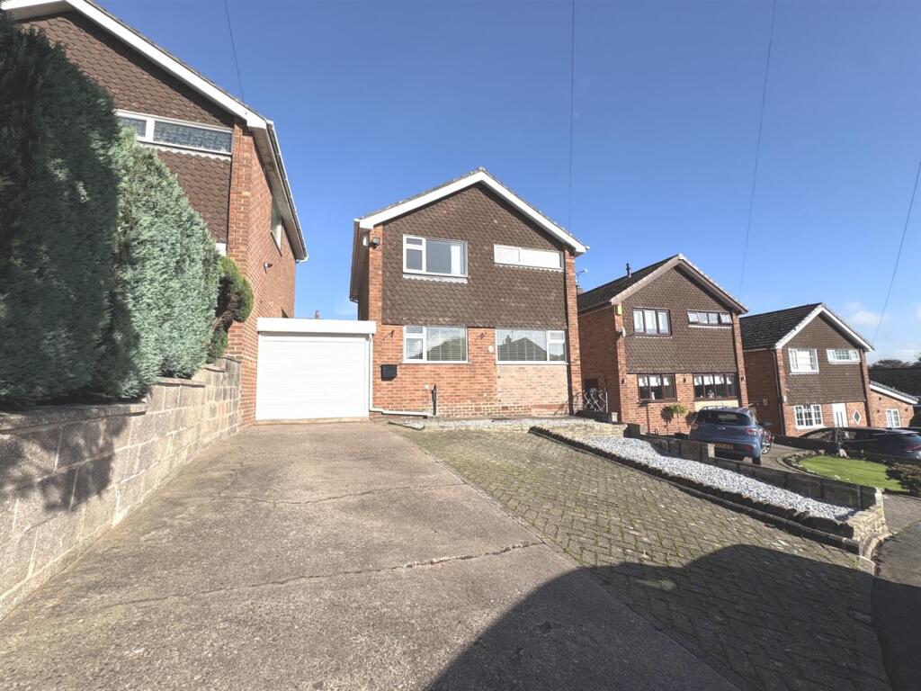 3 bed Link detached for rent in Leek. From Bury & Hilton - Leek