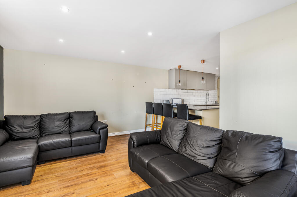 2 bed Apartment for rent in Friern Barnet. From Barnard Marcus - Muswell Hill 2 bed Apartment for rent in Friern Barnet. From Barnard Marcus - Muswell Hill