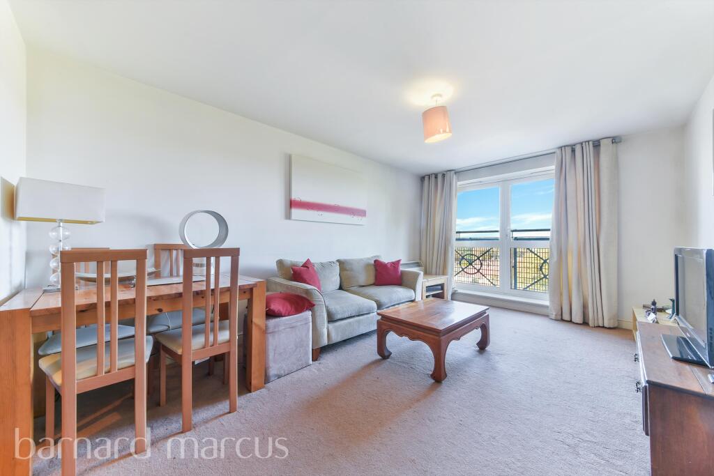 2 bed 1st Floor Flat for rent in Friern Barnet. From Barnard Marcus - Muswell Hill