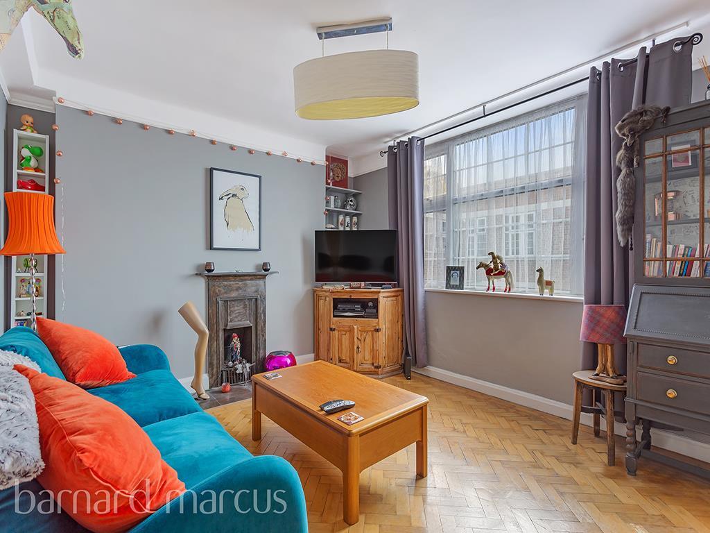 2 bed 1st Floor Flat for rent in Hornsey. From Barnard Marcus - Muswell Hill
