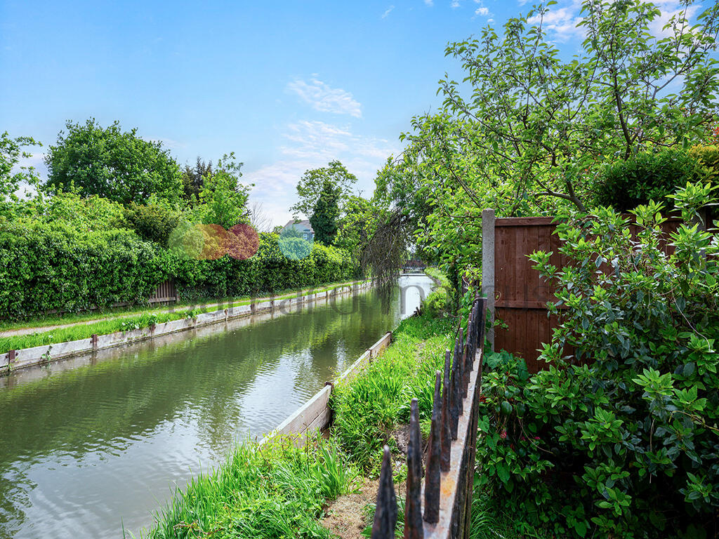 1 bed House (unspecified) for rent in Wood Green. From Barnard Marcus - Muswell Hill