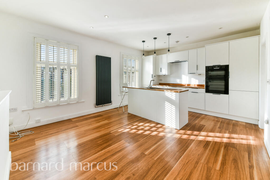 3 bed Duplex for rent in Hornsey. From Barnard Marcus - Muswell Hill