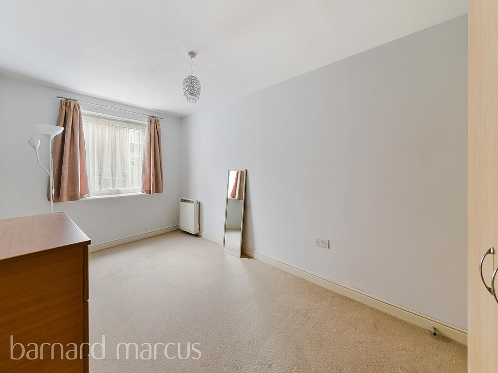 1 bed 1st Floor Flat for rent in Friern Barnet. From Barnard Marcus - Muswell Hill